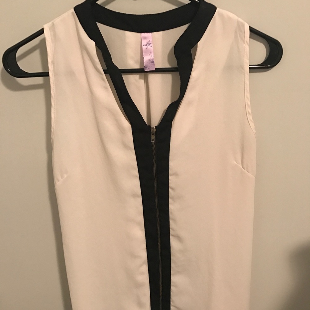 Cream tank top with black detail